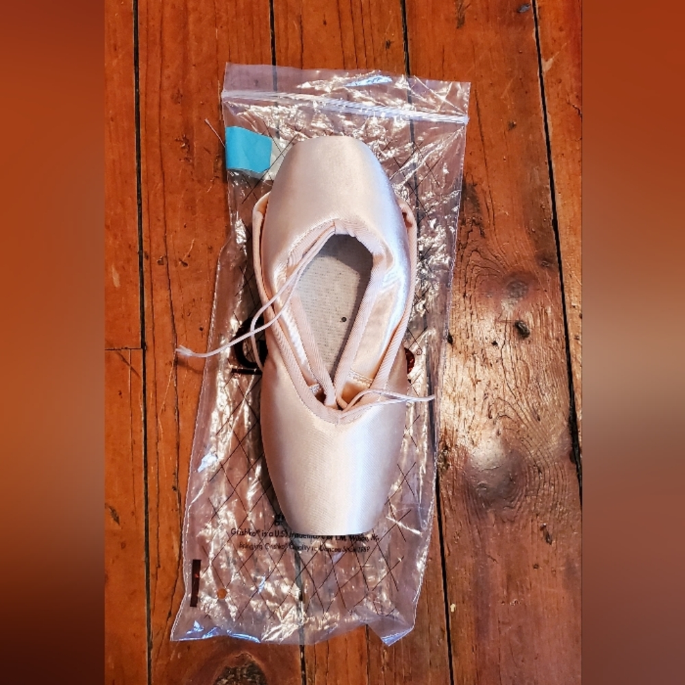 Brand New Grishko/Nikolay Nova Pointe Shoes 5XXXX